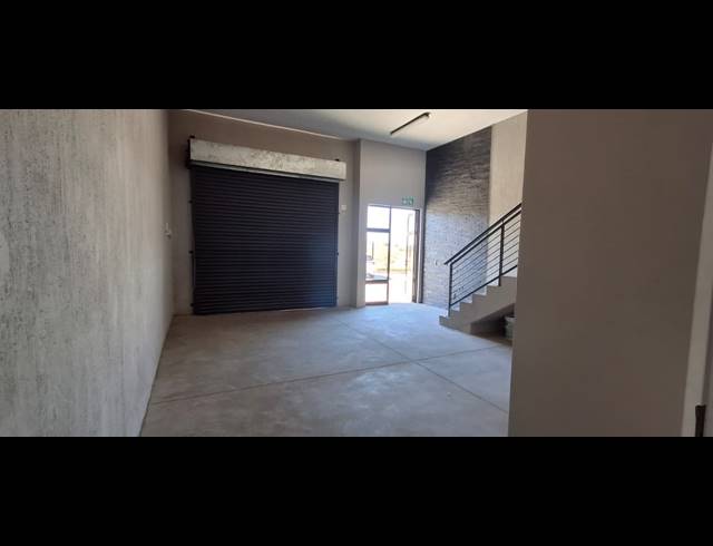 170M² BUILDING FOR SALE IN MOREHILL